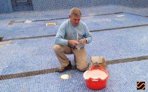 Reparar fisuras de piscina